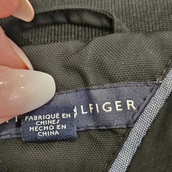 Tommy Hilfiger Rain Jacket - SIZE M - Picture 9 of 16